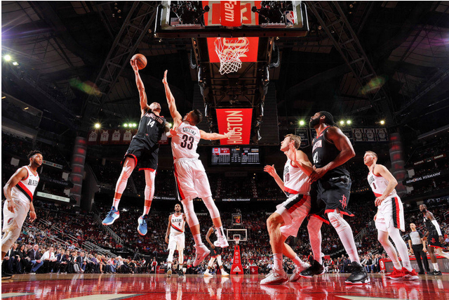  莫兰特暴扣点燃主场，灰熊大胜开拓者止颓